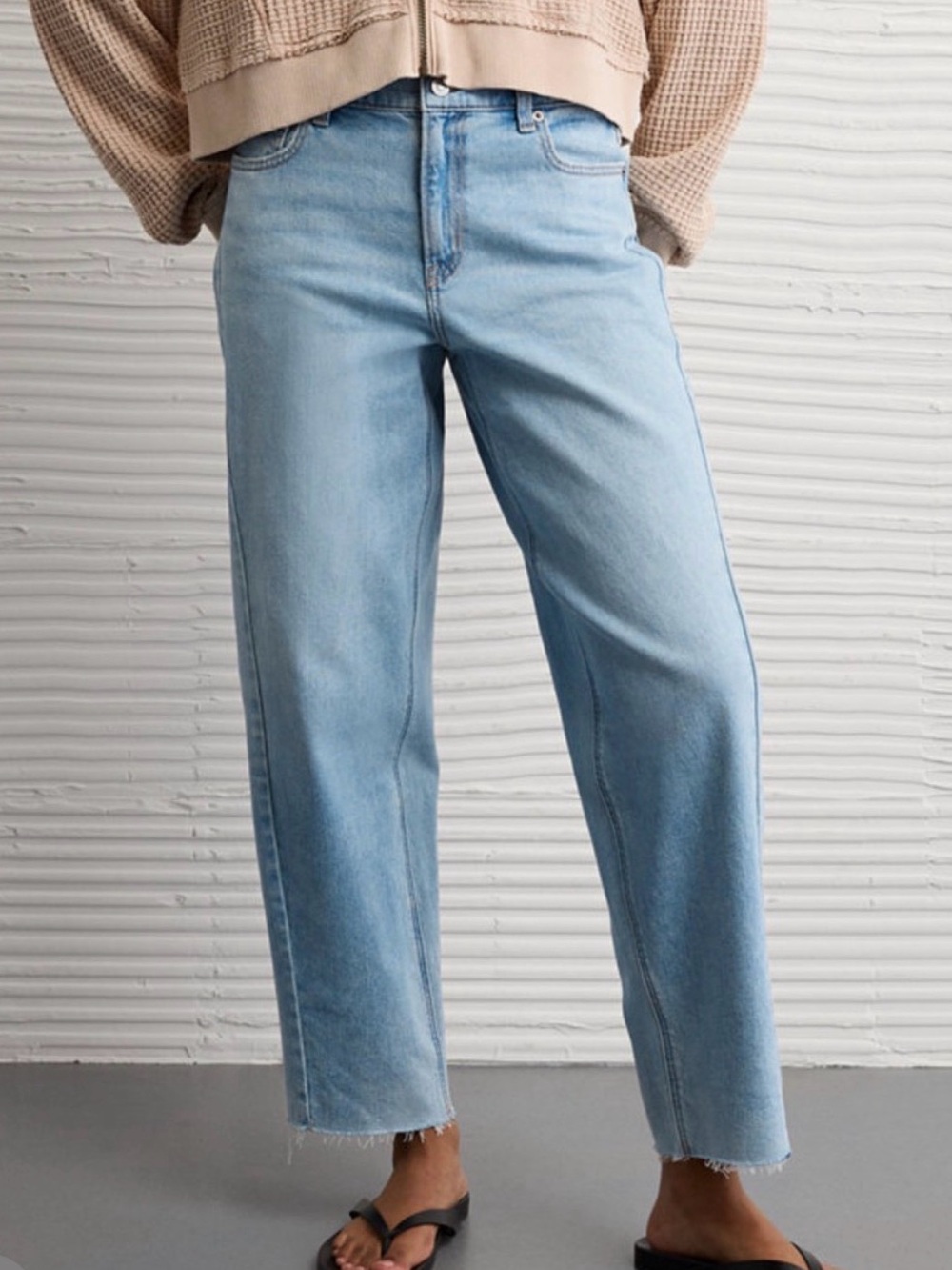 American Eagle Outfitters Light Blue Barrel Jeans